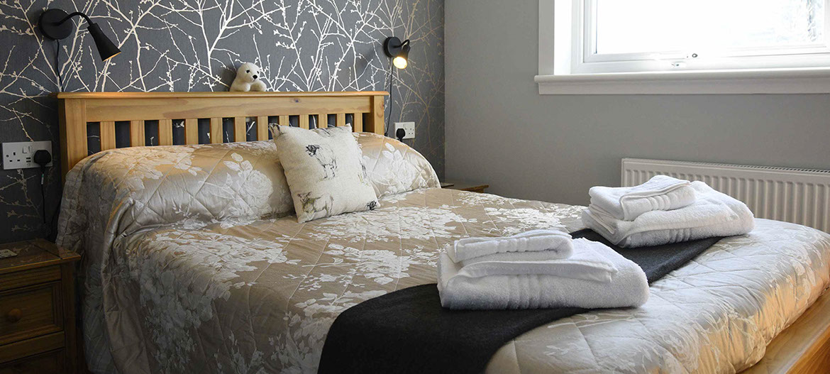 Thistle Dubh Dandy self catering accommodation suite contains a comfortable double bed