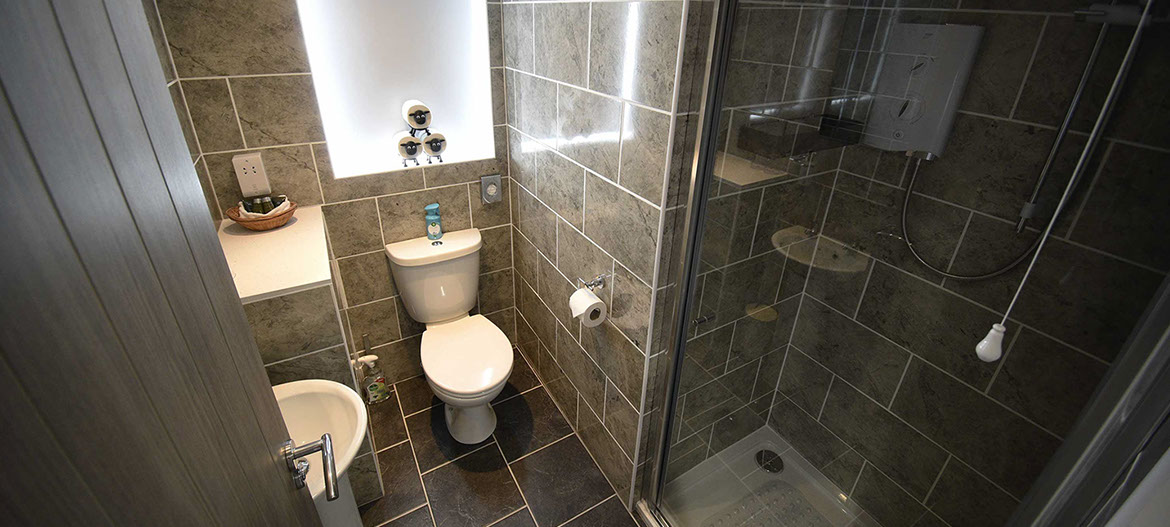Our self catering apartment accommodation in Portree contains a modern bathroom