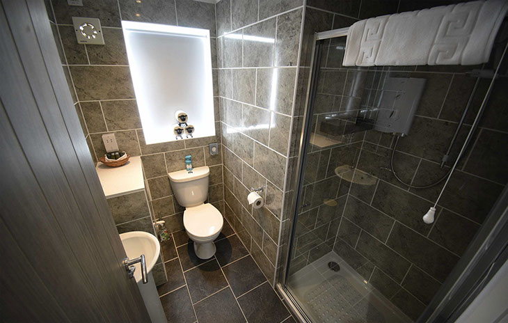 Our self catering apartment accommodation in Portree contains a modern bathroom