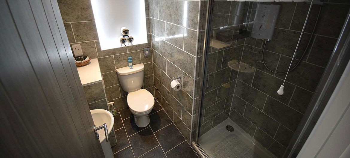 Our self catering accommodation in Portree has a large modern bathroom