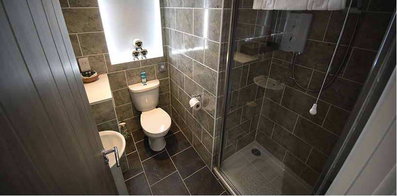 Our self catering accommodation in Portree has a large modern bathroom